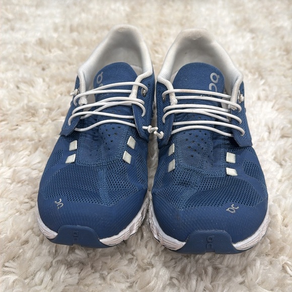 On Cloud running shoes - Picture 5 of 8